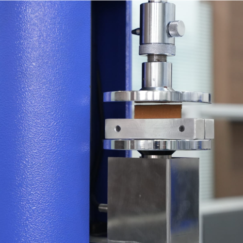 Edge Crush Test of corrugated cardboard in Packaging